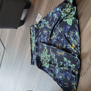 🌞  NWT- LuLaroe Azure Pull on midi A line skirt
